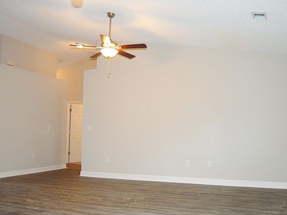 3rd image of 4 Avalon Drive