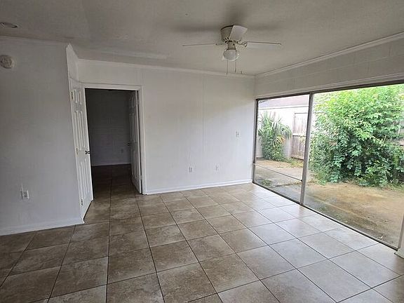 4th image of 2241 W Pensacola St #8-P2241