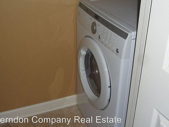 4th image of 2502 Jerry Jones Dr APT 2