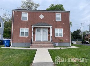 545 Olive Pl, Woodbridge, NJ 07095