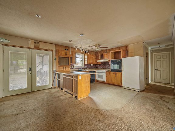 5th image of 710 Westwood Cir SW