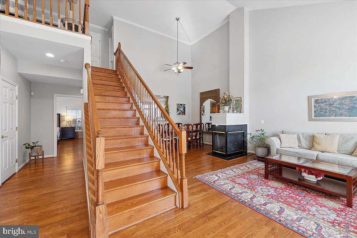 3 bed, 3.5 bath, 3040 sqft, $3,600 — Photo 4