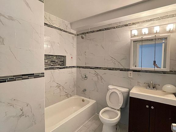 4th image of 965 Teller Ave #1