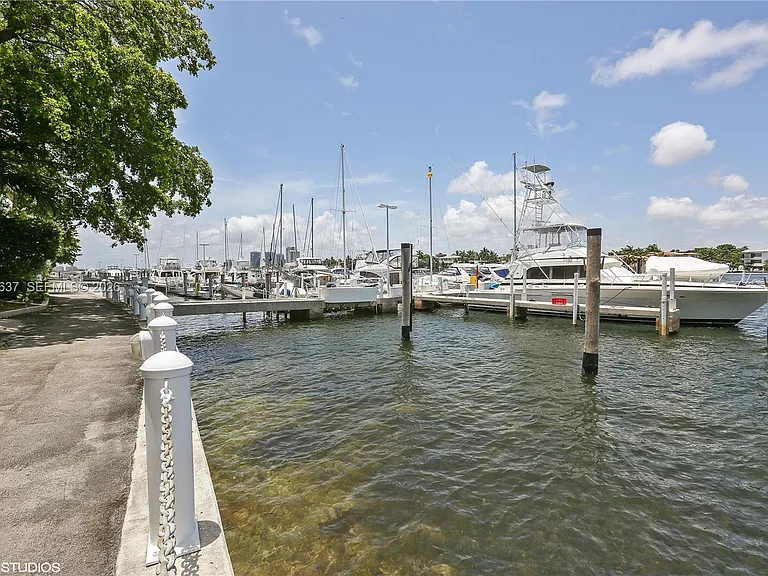 2 Grove Isle Dr #B1706 — Photo 36