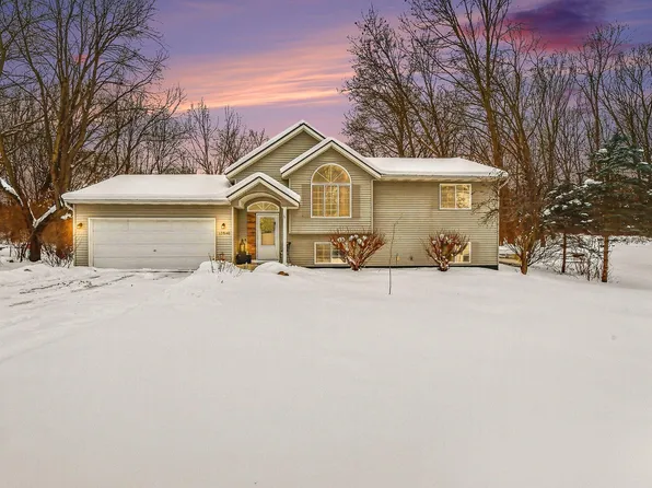 13940 Rolling Creek Dr, Lowell, MI 49331