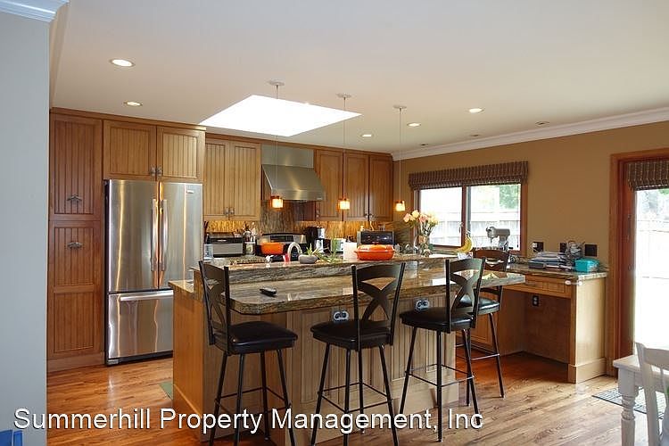 1st image of 636 Amesbury Ave