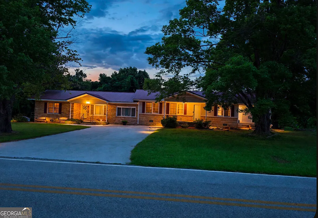 2 bed, 1.0 bath, 1200 sqft, $1,650 — Photo 3