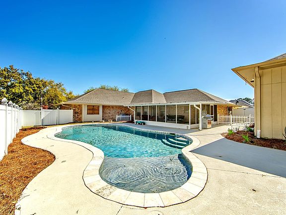 2nd image of 220 Ouiski Bayou Dr