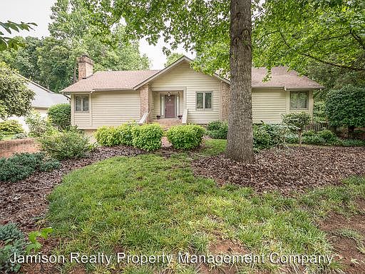 1st image of 924 Laurel Park Ln