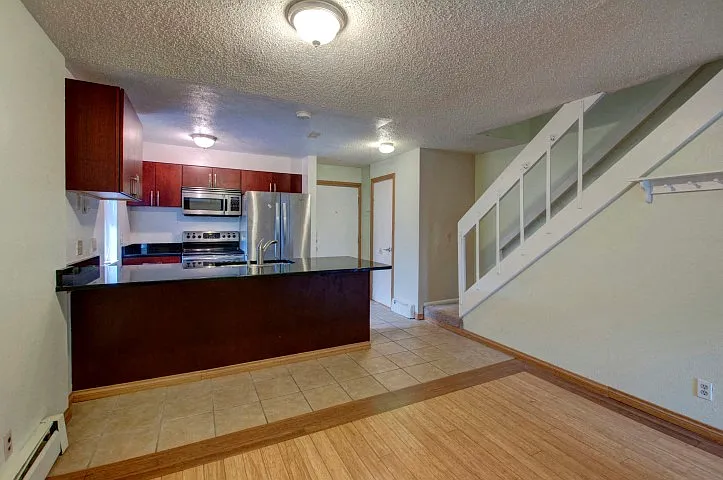 1065 University Ave #219 — Photo 3