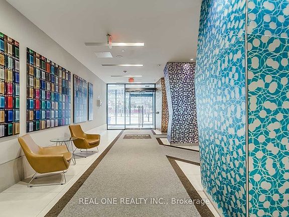 3rd image of 832 Bay St #3703