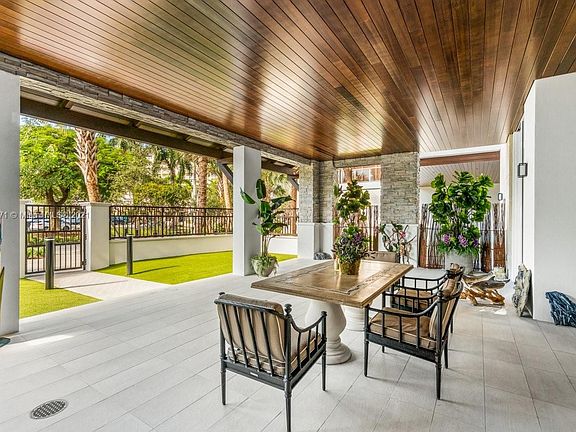 4th image of 200 SE Mizner Blvd #104