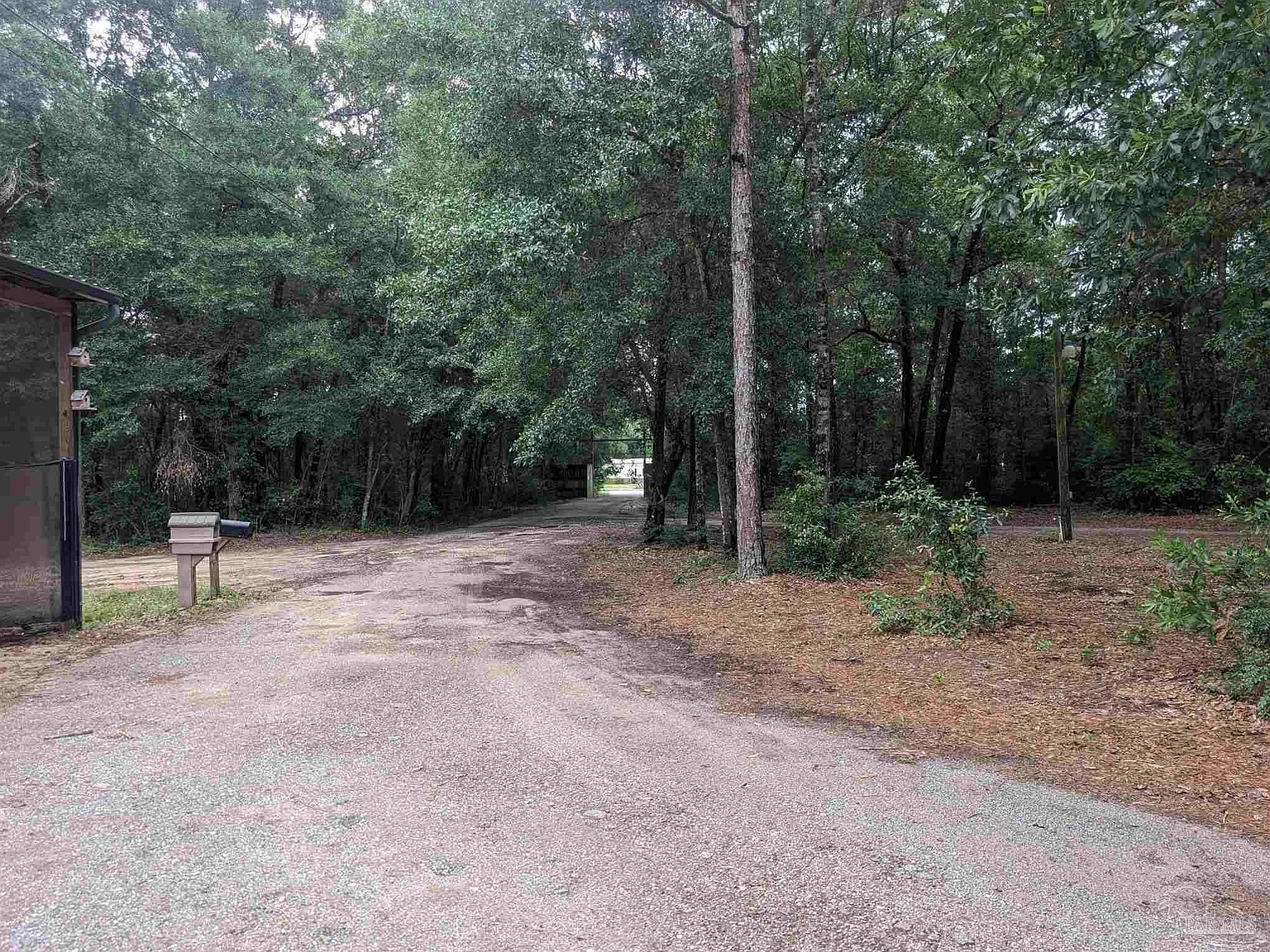 3 bed, 2086 sqft, $2,100 — Photo 3