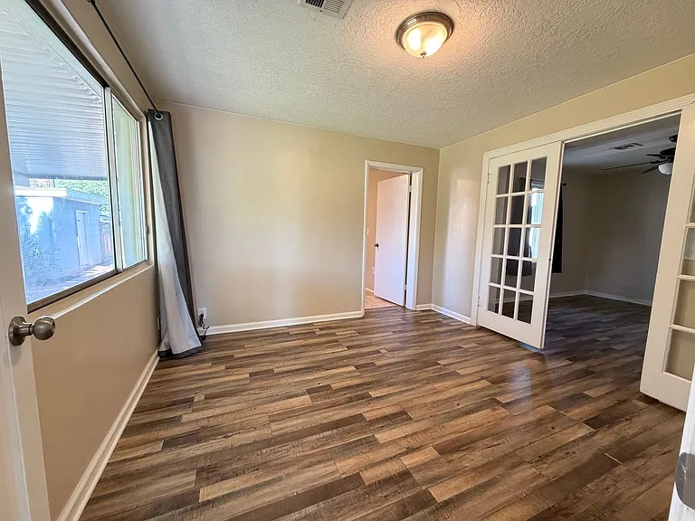 337 W 200 N — Photo 12