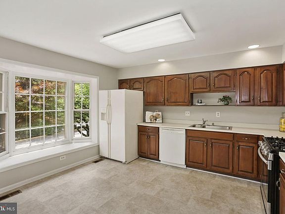 3rd image of 12306 Quiet Hollow Ct