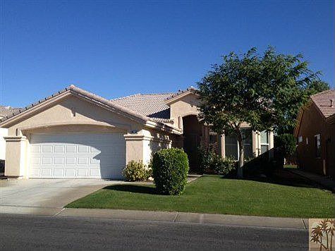 Great location in the community!  No street noises.....very quiet area!
