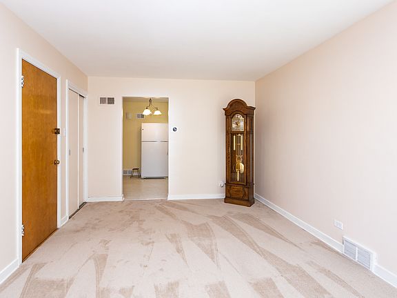 4th image of 9145 La Crosse Ave APT 1S