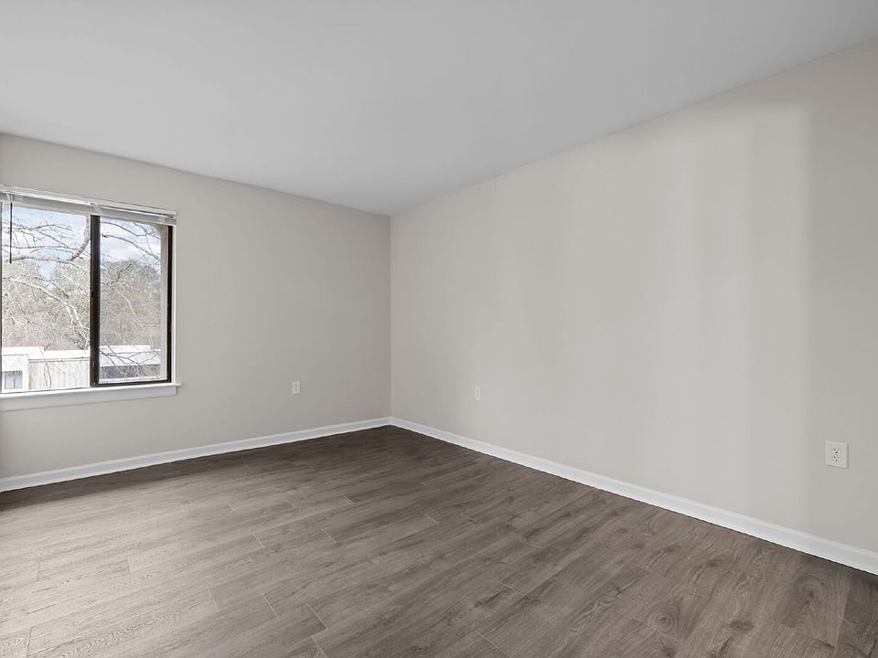 1st image of 500 Umstead Dr #303C