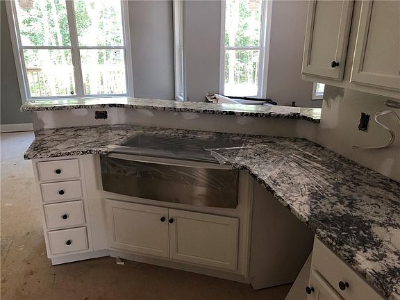 2nd image of 34 Branson Mill Dr