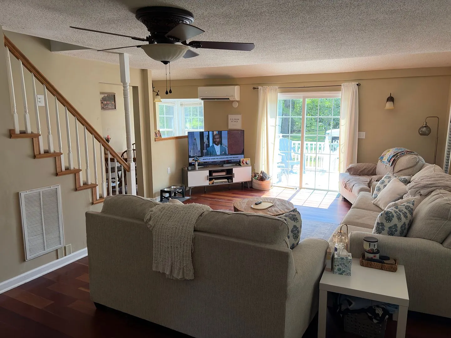 Country Style home located in Kernersville — Photo 3