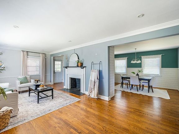 4th image of 1008 Grand View Cir