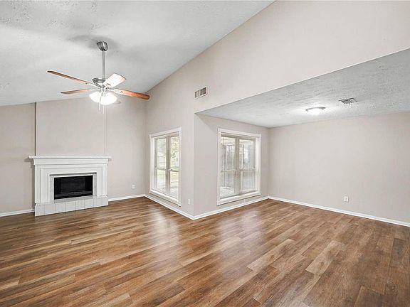 4th image of 1606 Stone Lake Dr