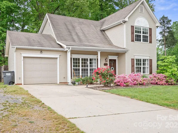 137 Valley Glen Dr, Troutman, NC 28166