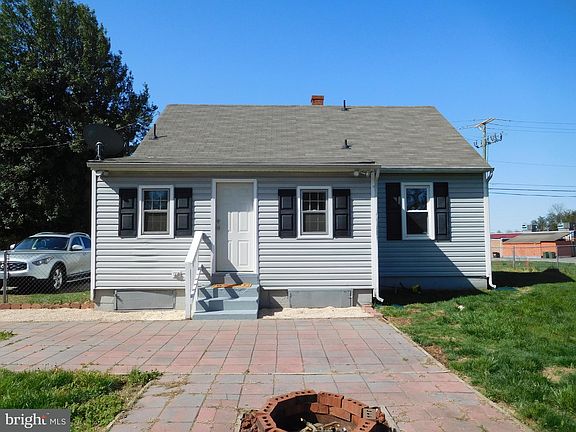 2nd image of 1042 Manning Dr