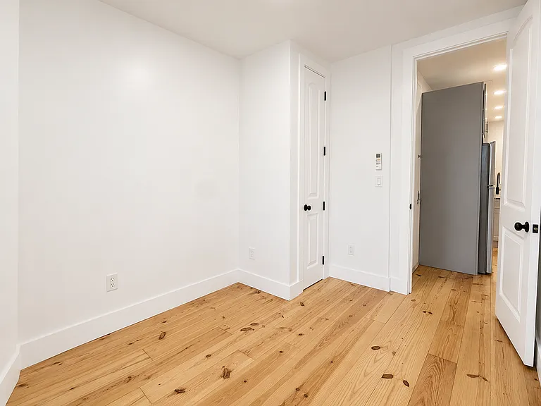 729 Meeker Ave #2I — Photo 5
