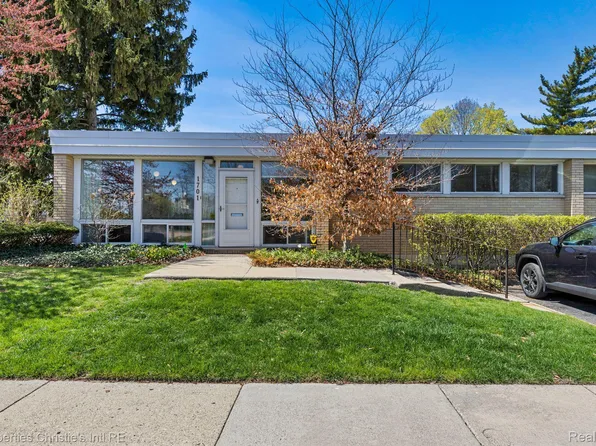 1701 Orleans St, Detroit, MI 48207