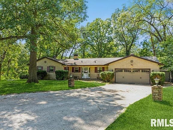 2nd image of 209 Park Ct