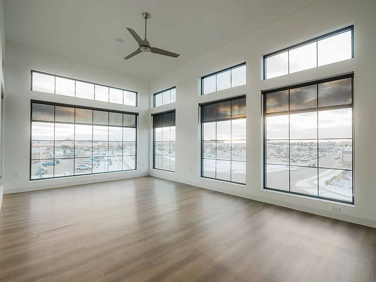 District Lofts ll Apartments — Photo 42