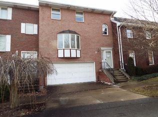 9 Manorfield Cir, Delmont, PA