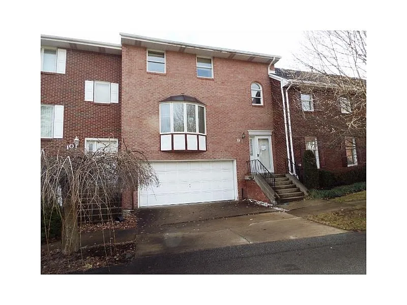 9 Manorfield Cir photo 1