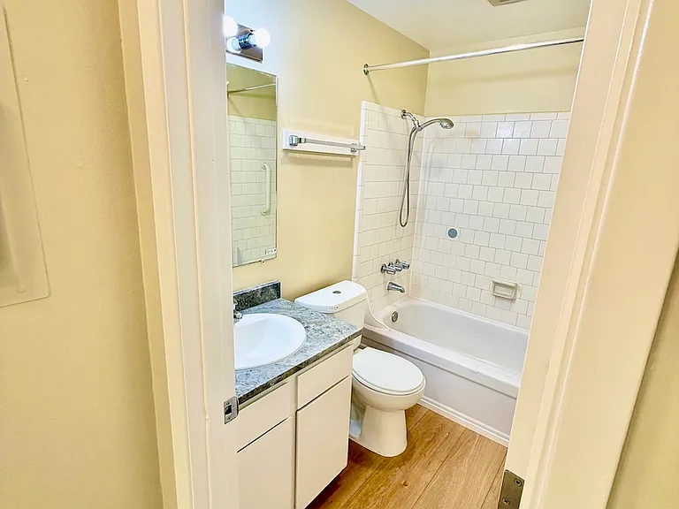 1301 Iowa St #18 — Photo 12