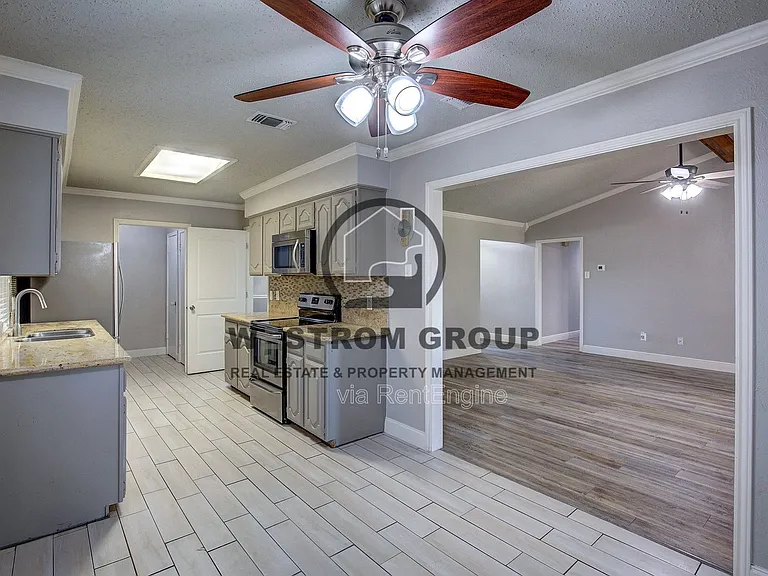 1642 Belltower Dr — Photo 16