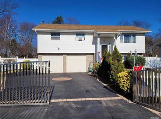 115 Ames St, Brentwood, NY 11717
