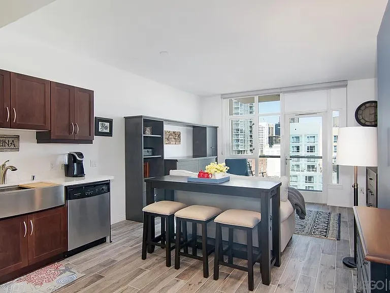 427 9th Ave #1107 — Photo 1