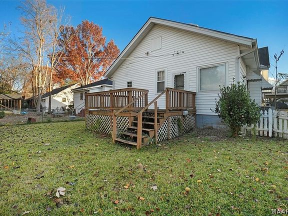 3rd image of 2205 Saint Charles Ave
