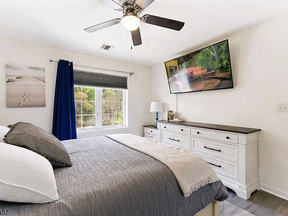 5th image of 30 Mountain Ave #9B 8