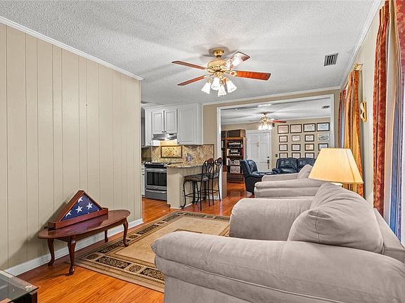 3rd image of 106 Sundale Dr