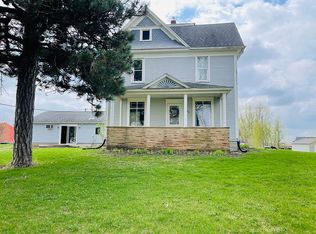 1224 240th St, Waverly, IA 50677