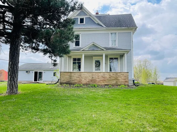 1224 240th St, Waverly, IA 50677