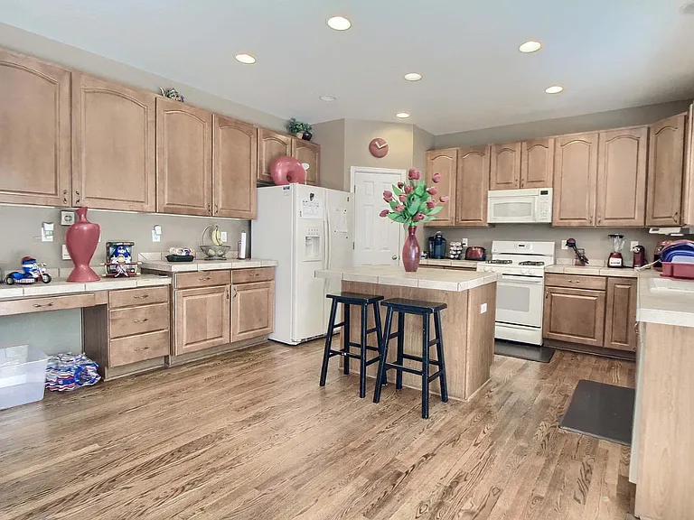 20428 E Saratoga Pl — Photo 14