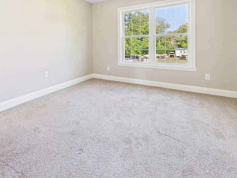 1329 Filbert St — Photo 5