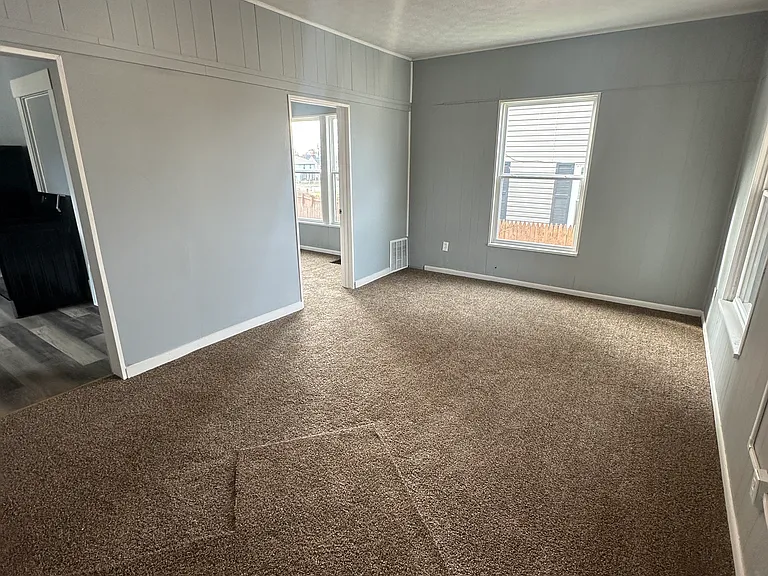 910 Velvet Pl NW — Photo 3