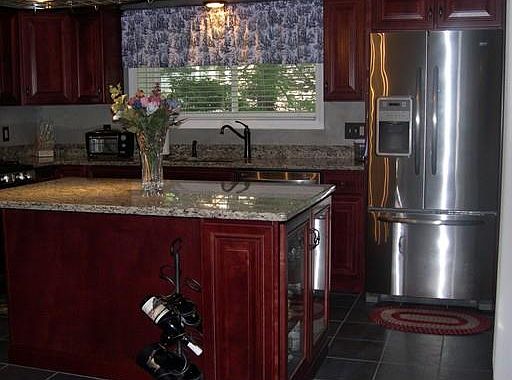 3rd image of 6 Hibernia Ln