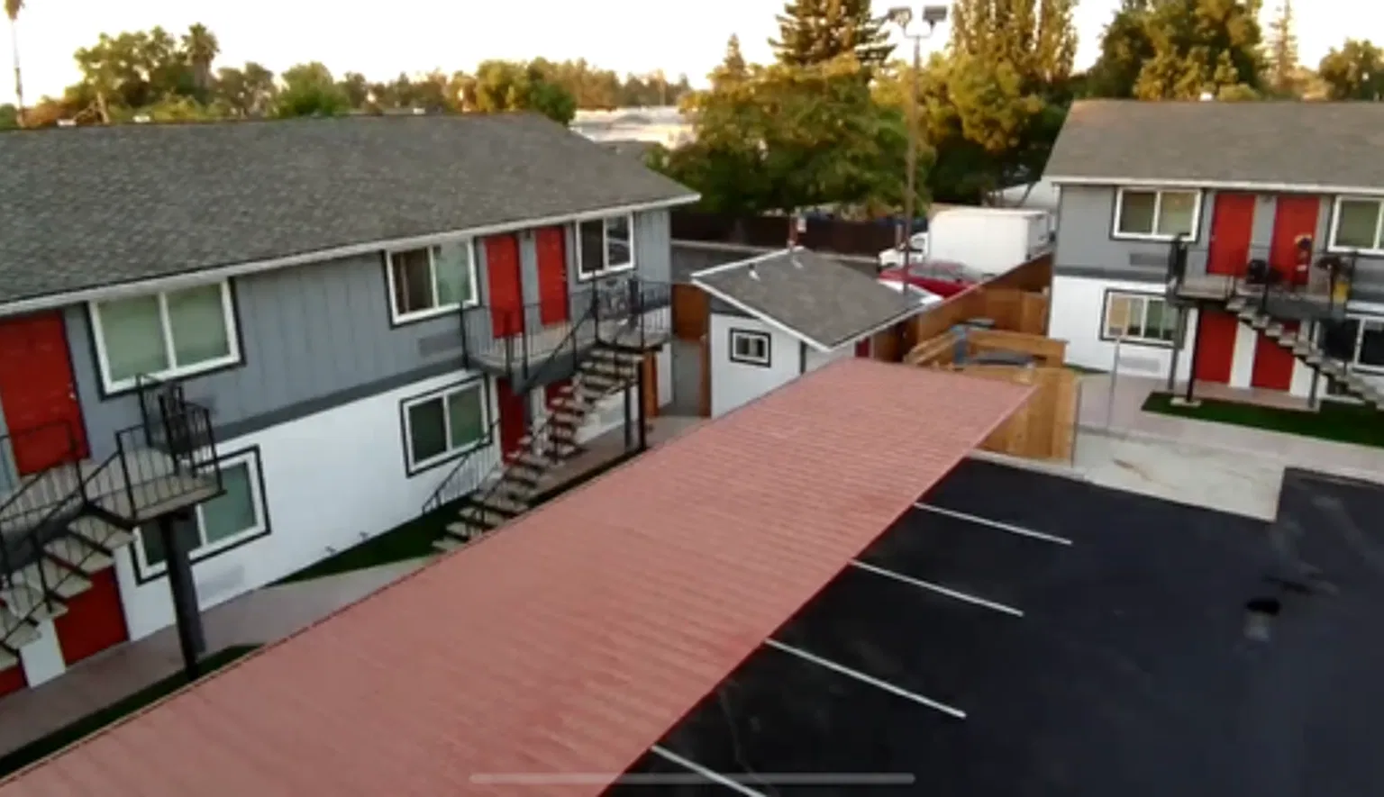 Redwood Garden Apartments — Photo 1