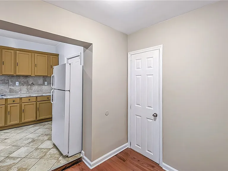 615 Price St — Photo 15