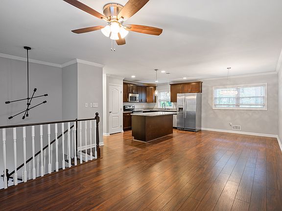 5th image of 2621 Rolling View Dr SE